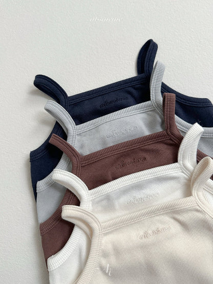 [PRE-ORDER] Peanut Sleeveless T-Shirts