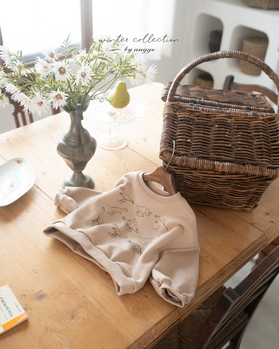 [PRE-ORDER] Winter Dino Sweatshirts