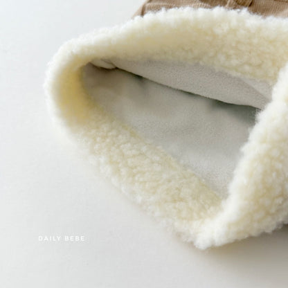 [PRE-ORDER] Sherpa Heart Shorts