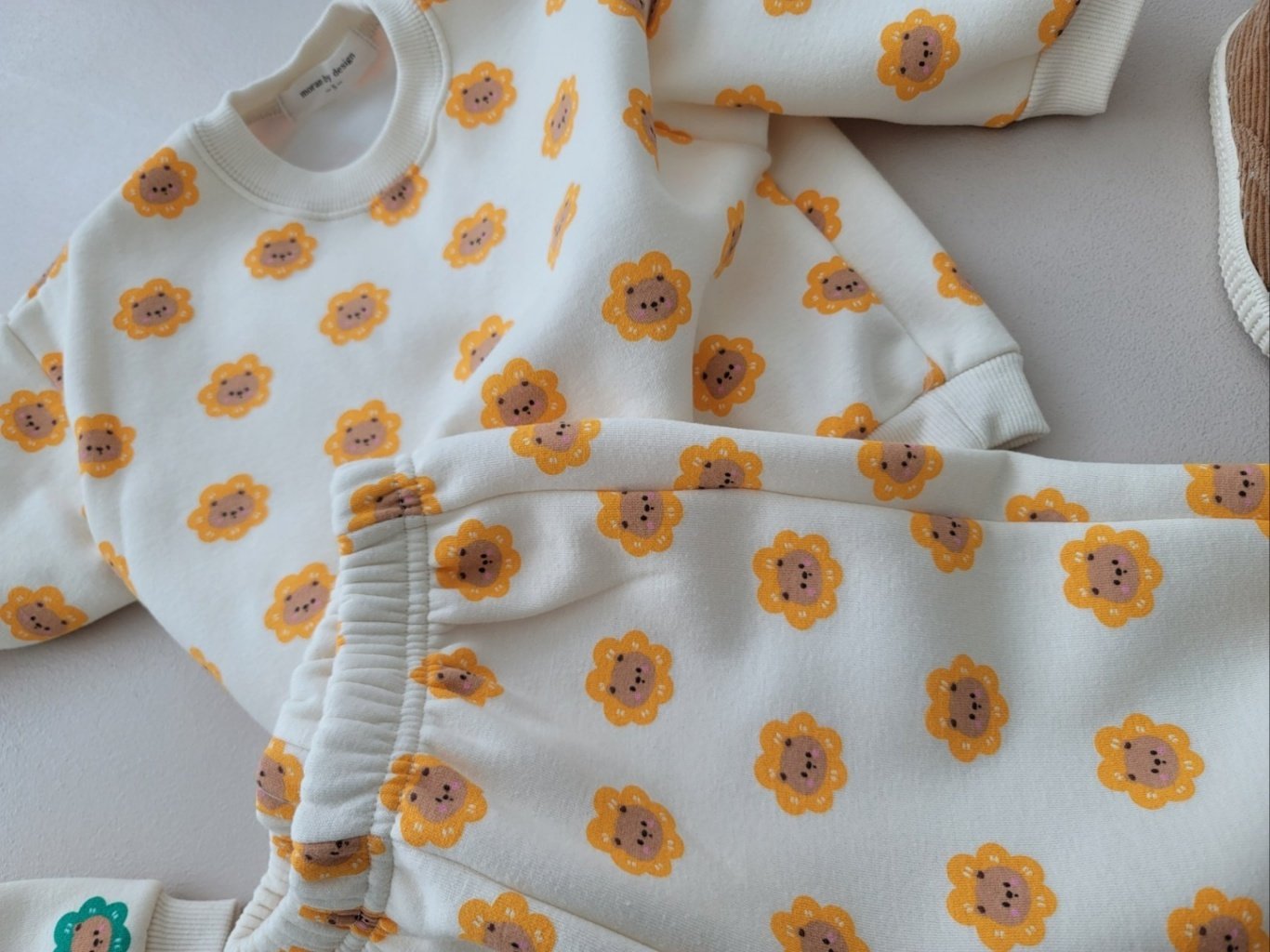 [PRE-ORDER] Bear Flower Top Bottom Set