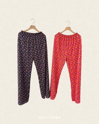 [PRE-ORDER] Flower Pleats Mom Pants