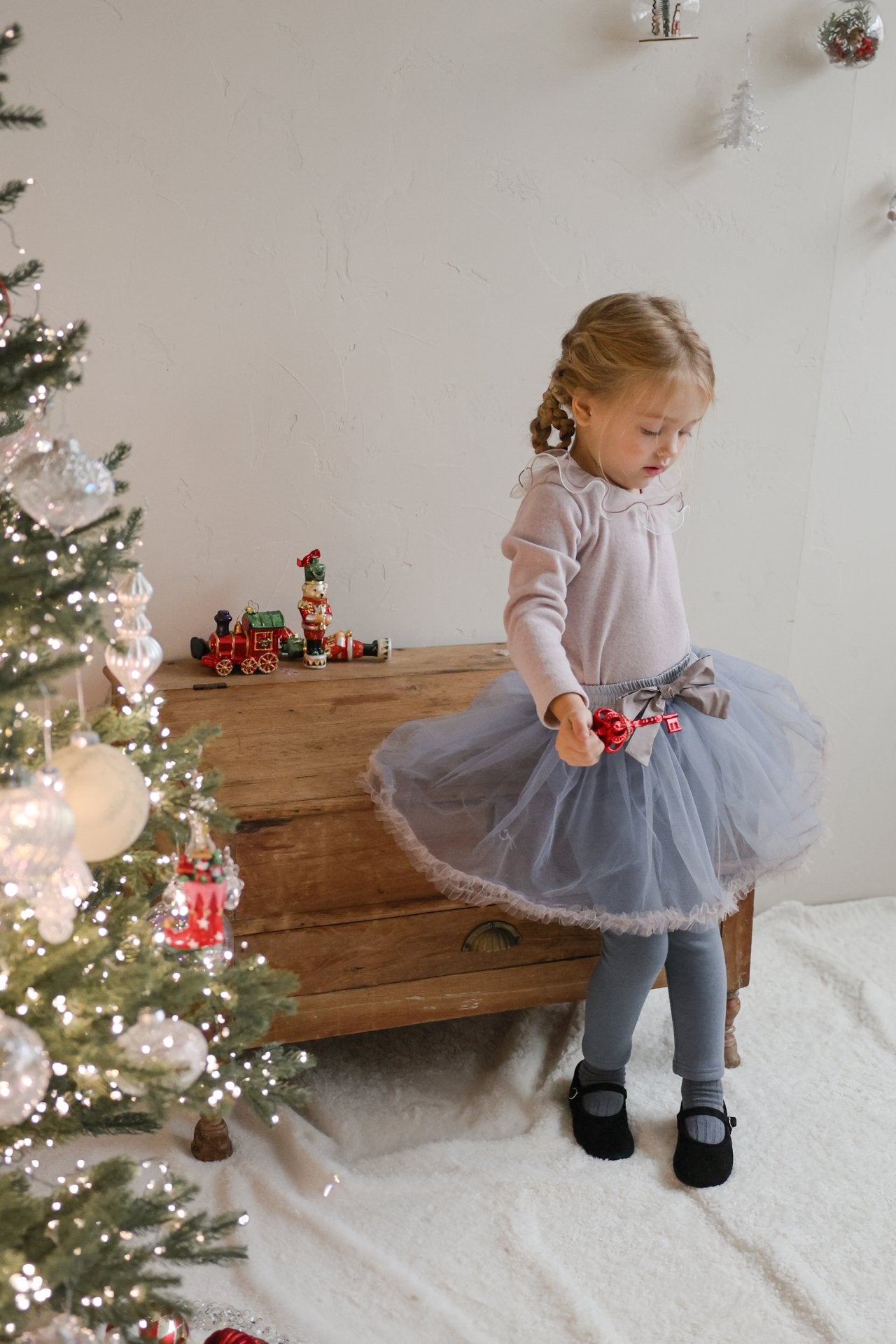 [PRE-ORDER] Evelyn T-Shirts