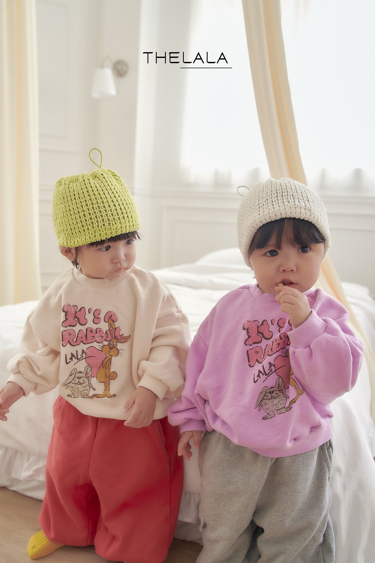 [PRE-ORDER] Rabbit Sweatshirts (Mom Couple)