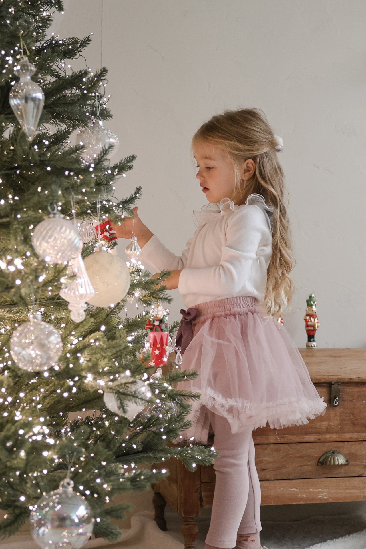 [PRE-ORDER] Evelyn T-Shirts