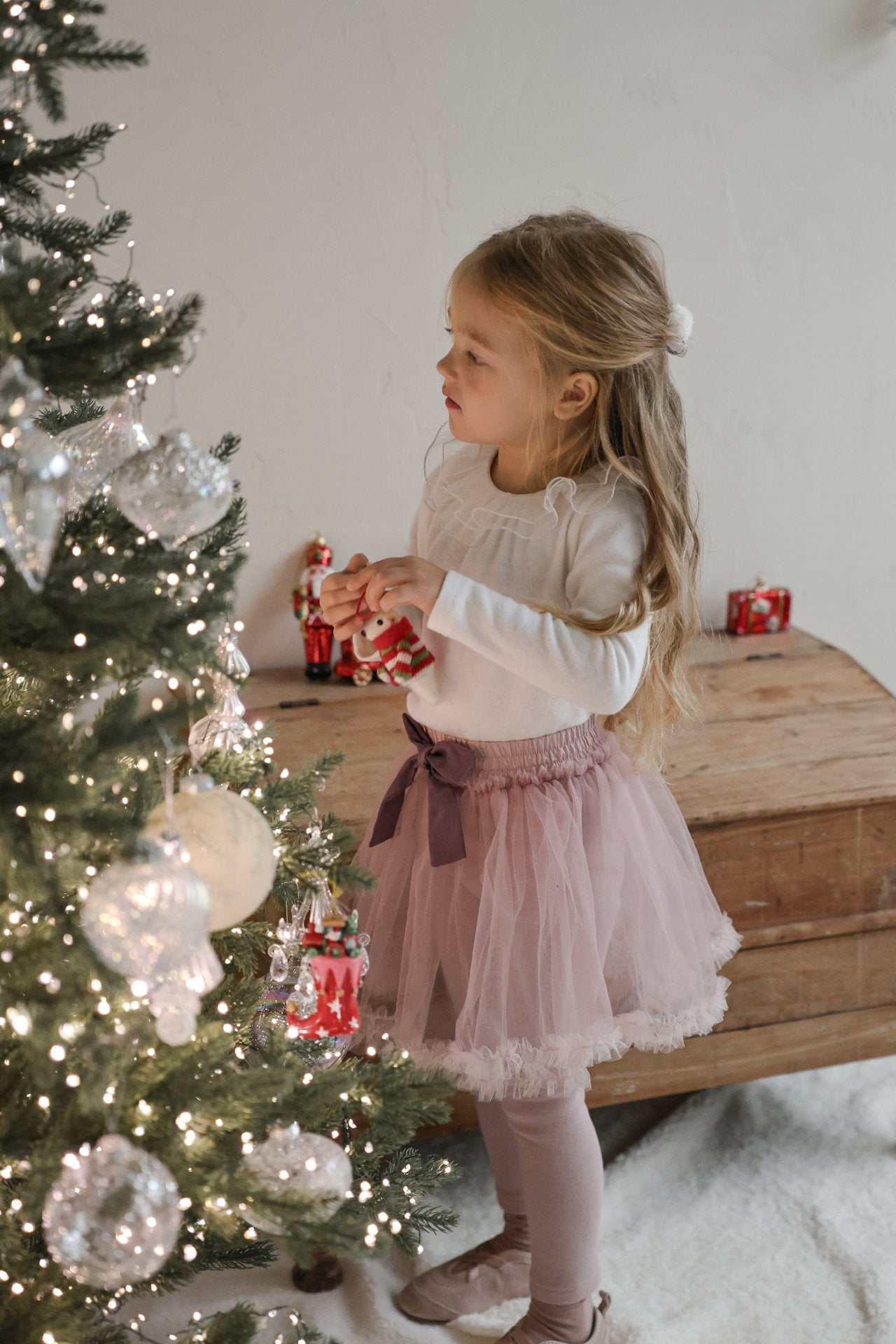 [PRE-ORDER] Evelyn T-Shirts