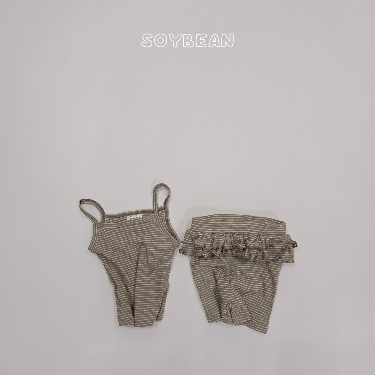 [PRE-ORDER] Berry Frill Top Bottom Set