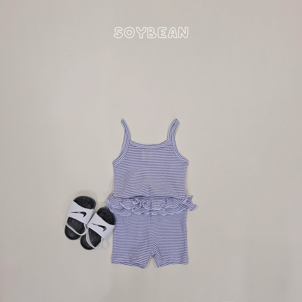 [PRE-ORDER] Berry Frill Top Bottom Set