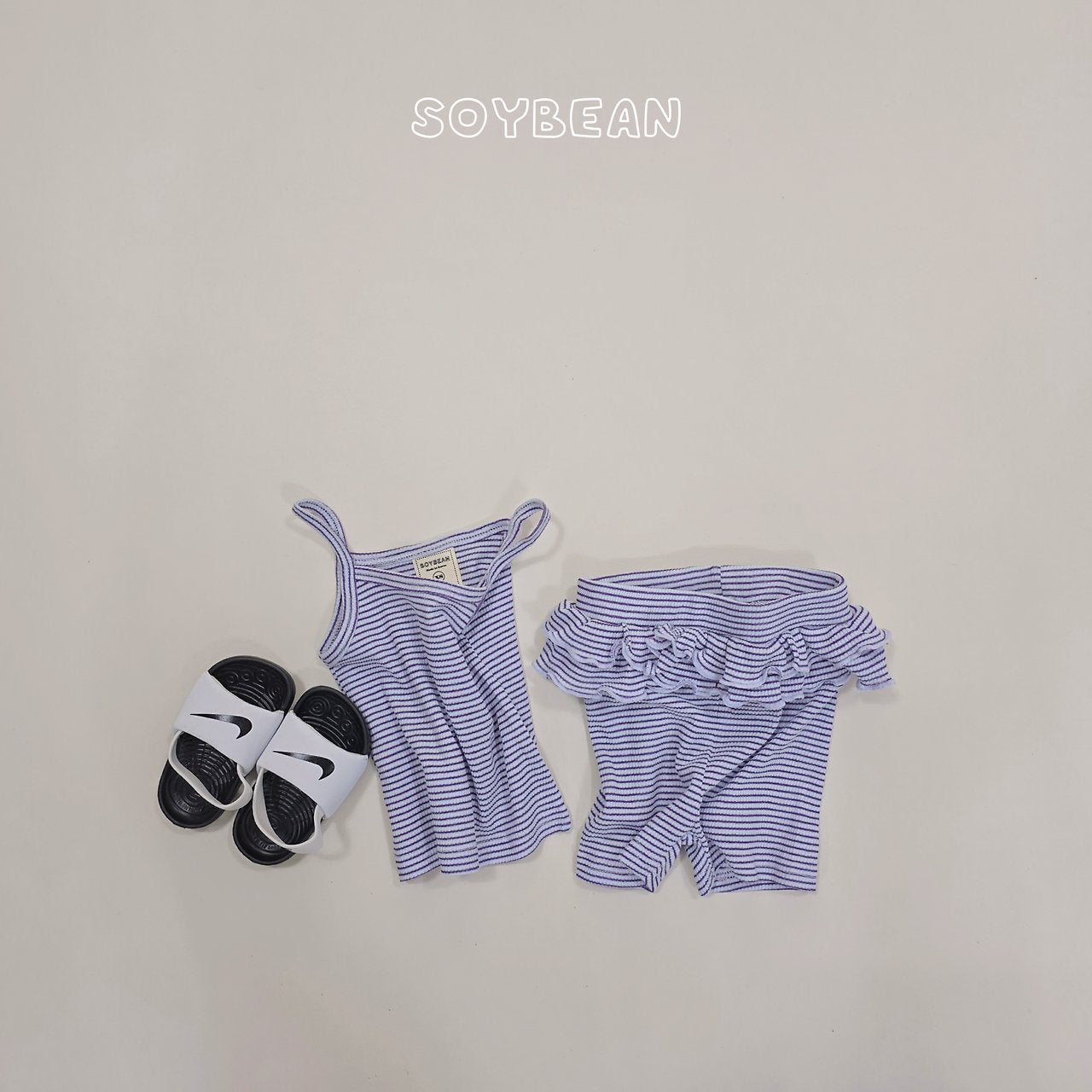 [PRE-ORDER] Berry Frill Top Bottom Set