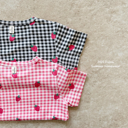 [PRE-ORDER] Check Strawberry Home Wear Set