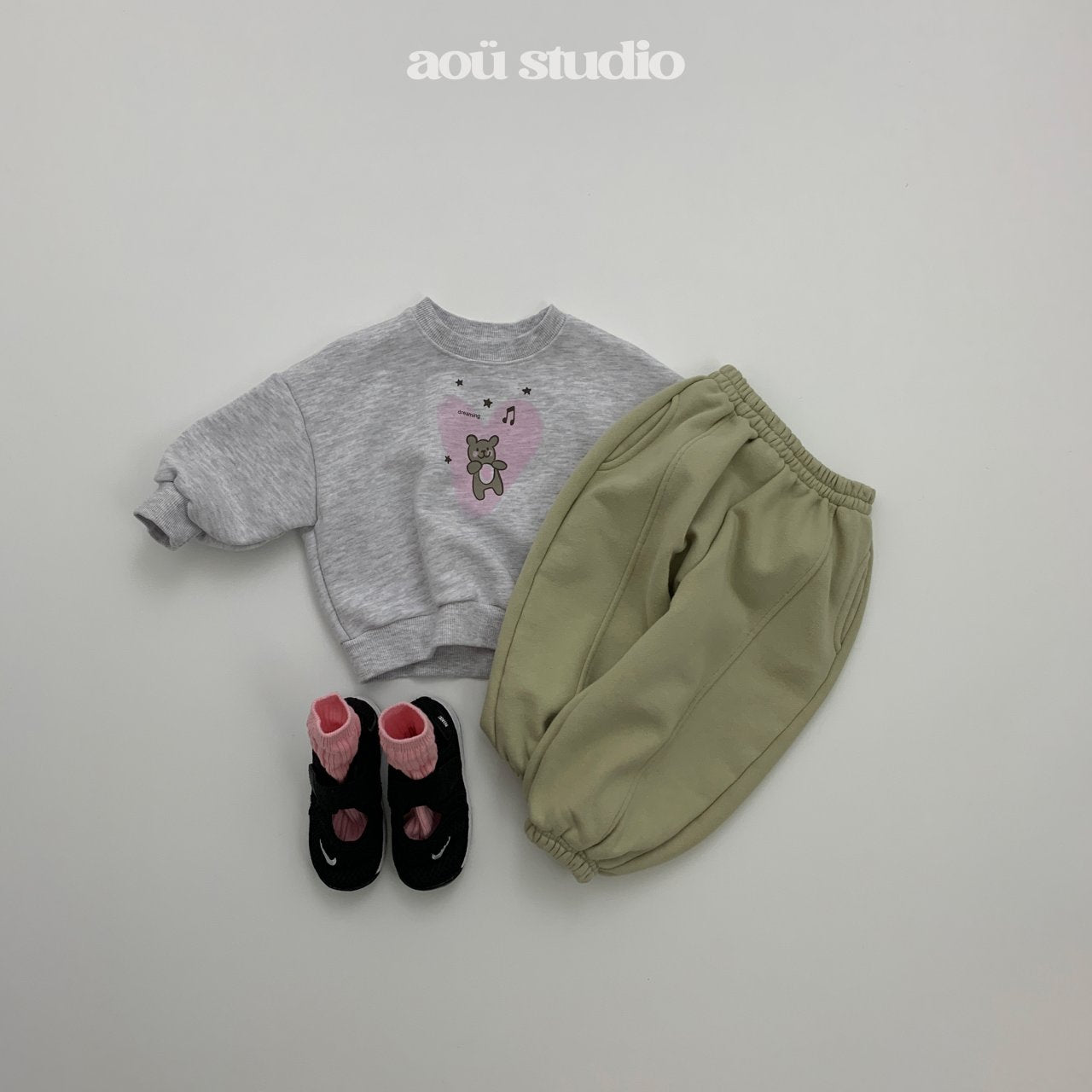 [PRE-ORDER] Dreaming Sweatshirts