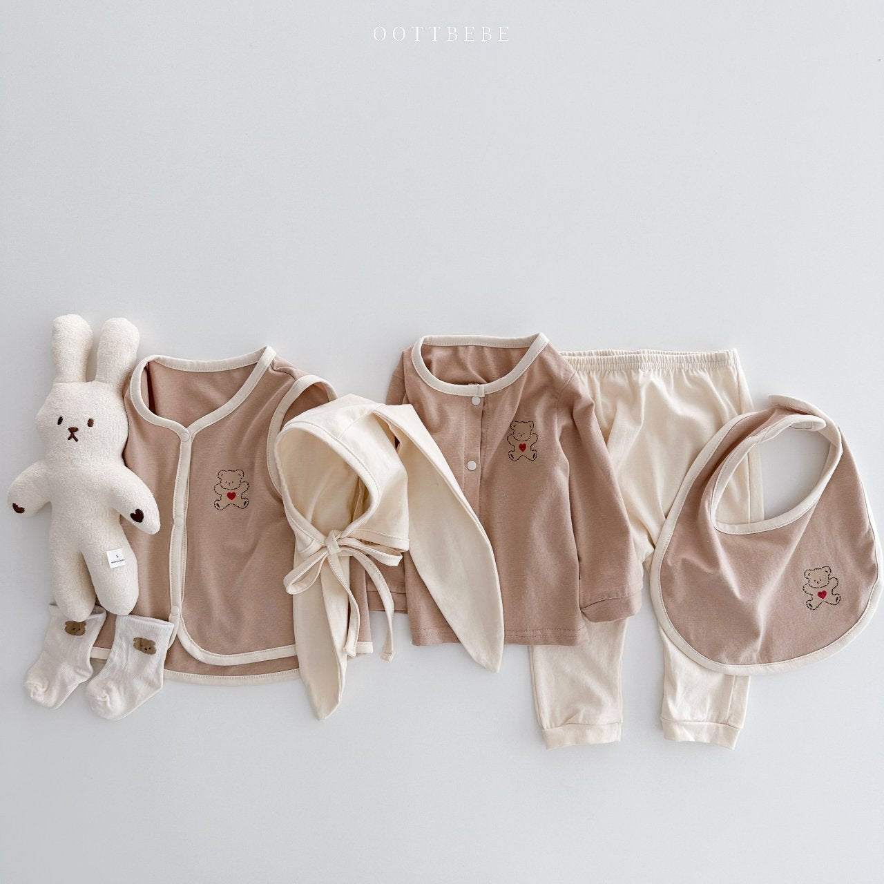 [PRE-ORDER] Sweet Modal Reversible Bib