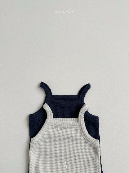 [PRE-ORDER] Nicole Sleeveless T-Shirts