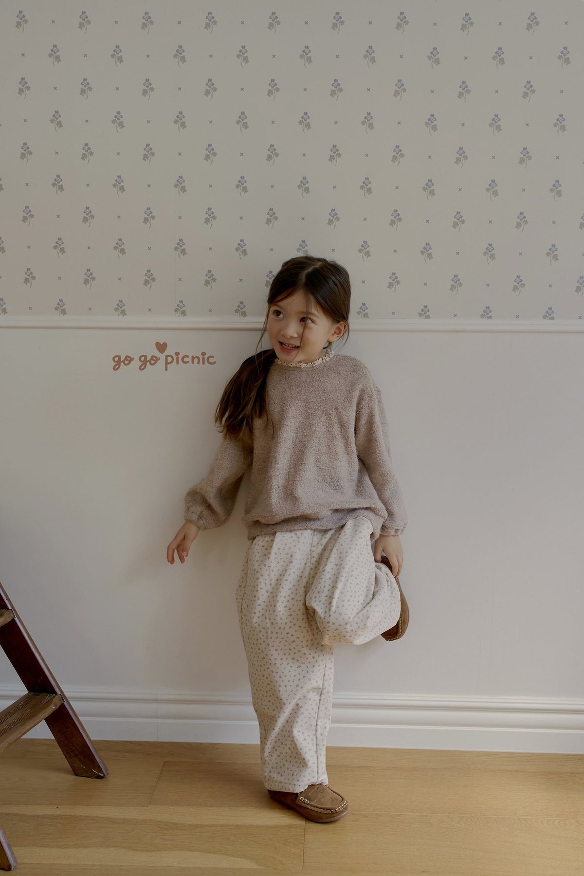 [PRE-ORDER] Pom Pom Knit Sweatshirts