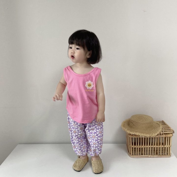 [PRE-ORDER] Happy Daisy Sleeveless T-Shirts
