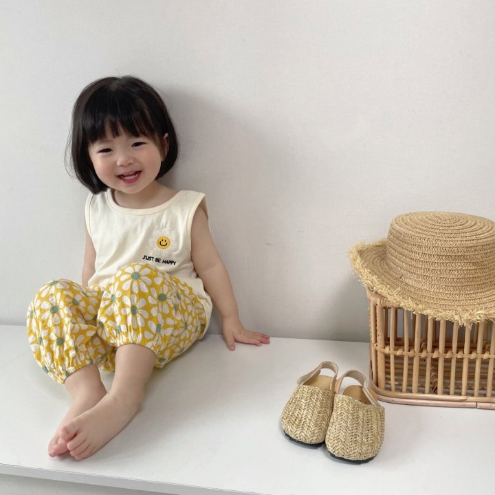 [PRE-ORDER] Happy Daisy Sleeveless T-Shirts