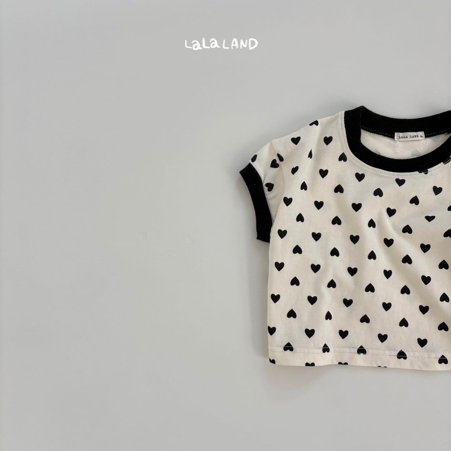 [PRE-ORDER] Heart Dot T-Shirts