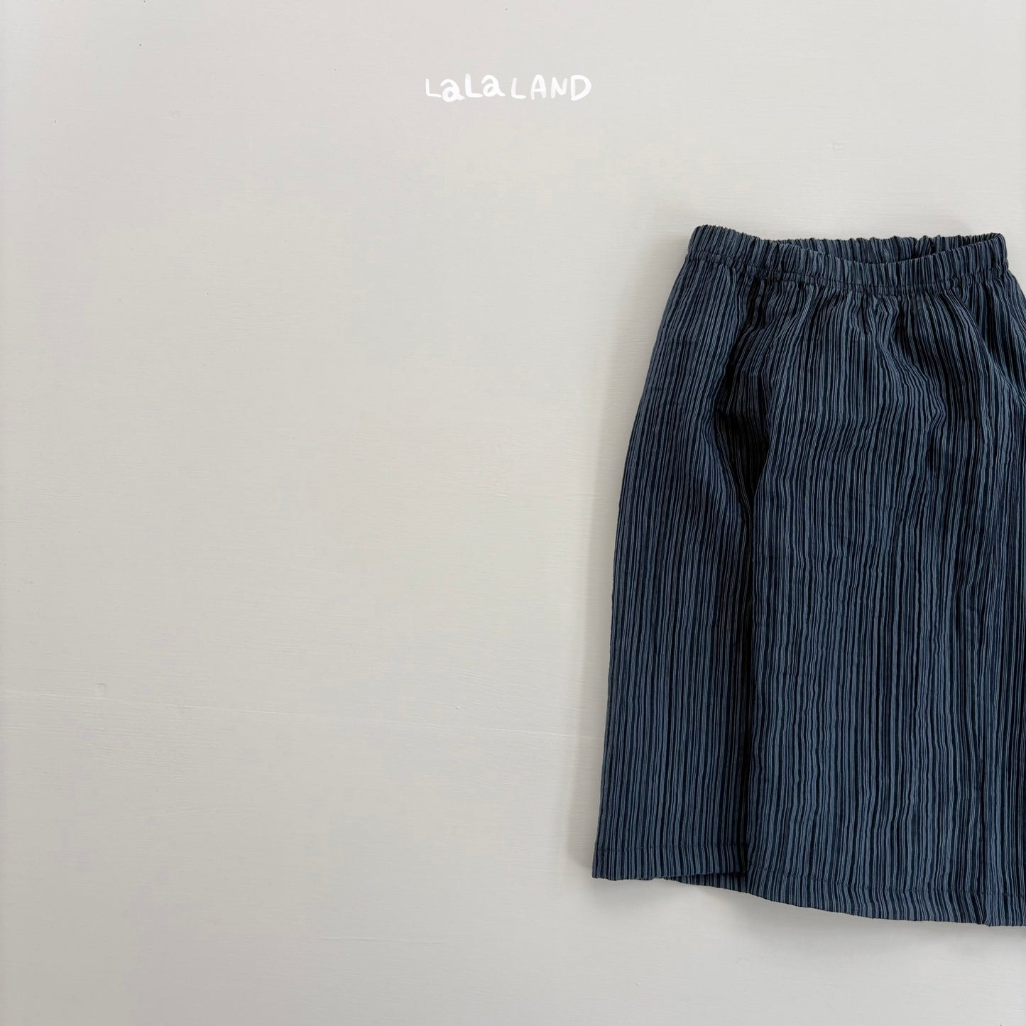 [PRE-ORDER] Crop Light Pants
