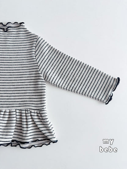 [PRE-ORDER] Ruffle Turtleneck T-Shirts