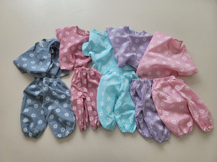 [PRE-ORDER] Daisy Check Top Bottom Set