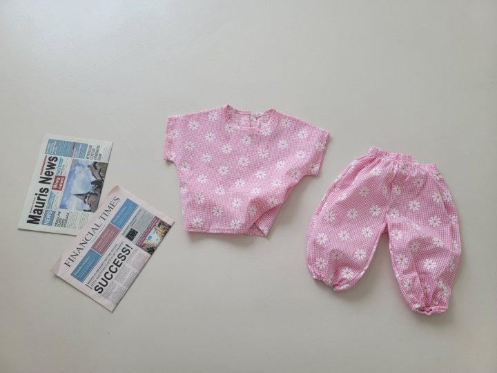 [PRE-ORDER] Daisy Check Top Bottom Set