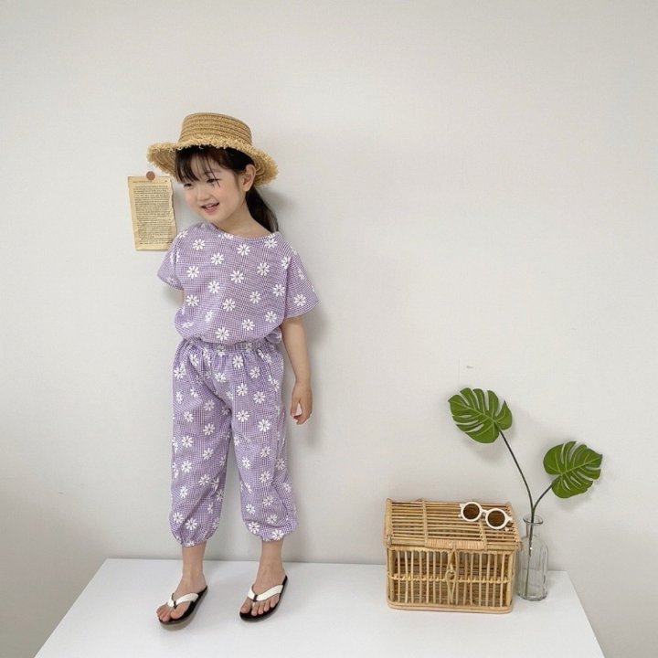 [PRE-ORDER] Daisy Check Top Bottom Set