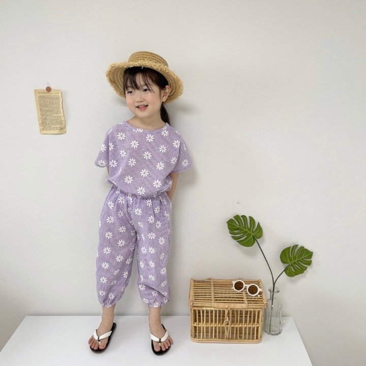[PRE-ORDER] Daisy Check Top Bottom Set