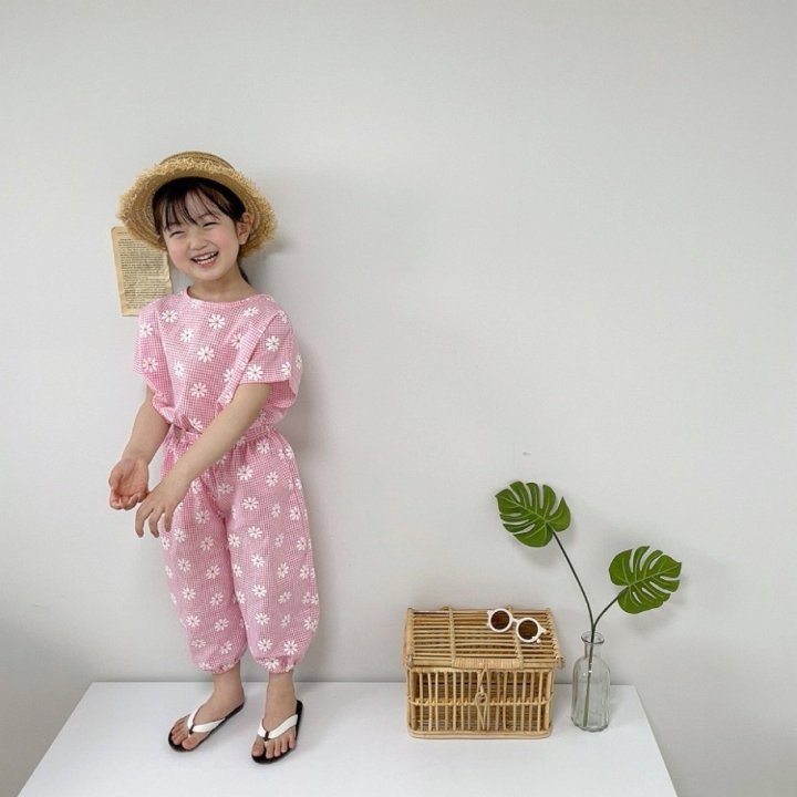 [PRE-ORDER] Daisy Check Top Bottom Set