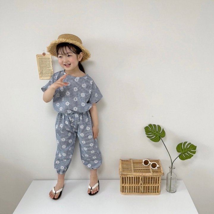 [PRE-ORDER] Daisy Check Top Bottom Set