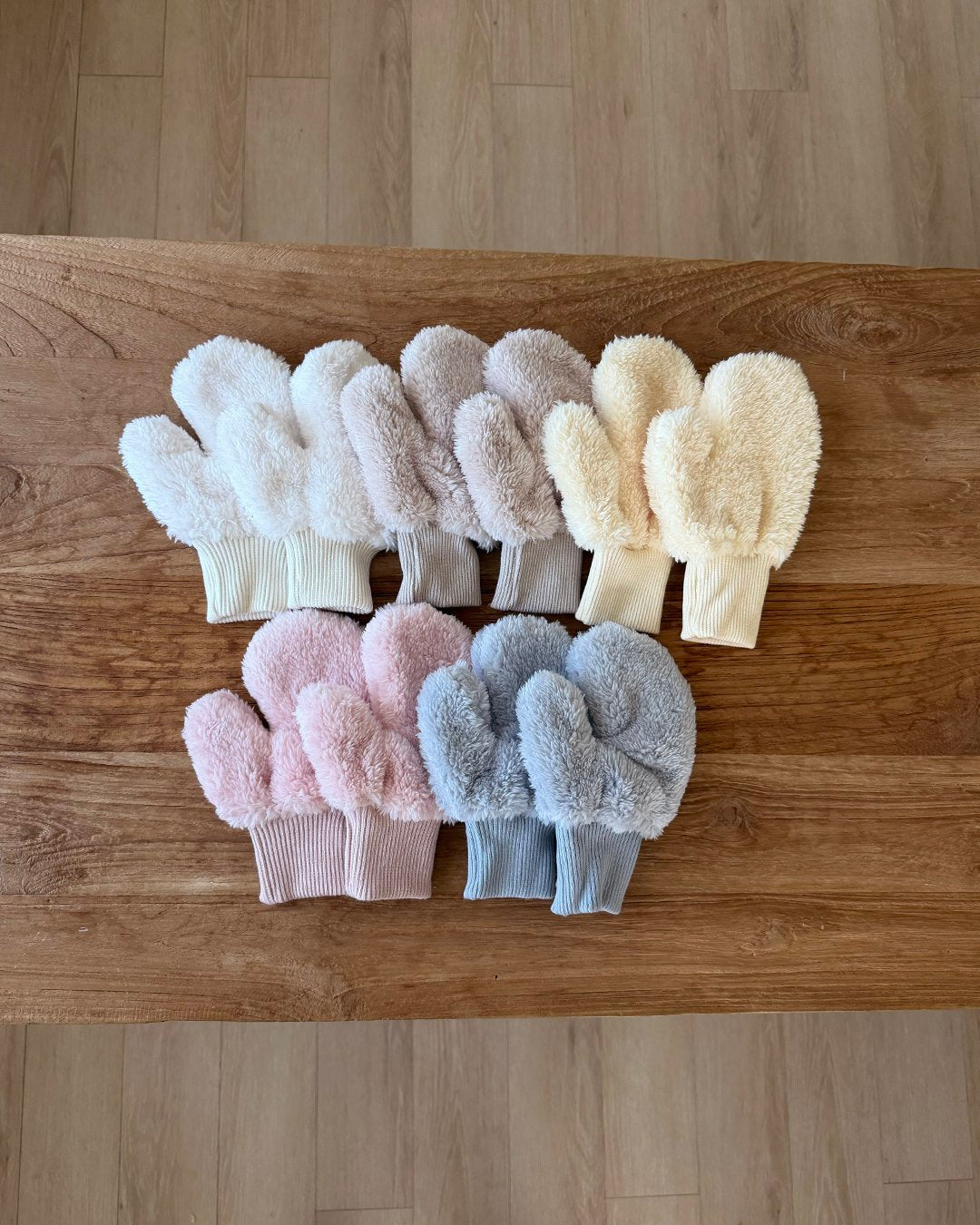 [PRE-ORDER] Kinder Gloves