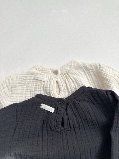 [PRE-ORDER] Ruffle Blouse