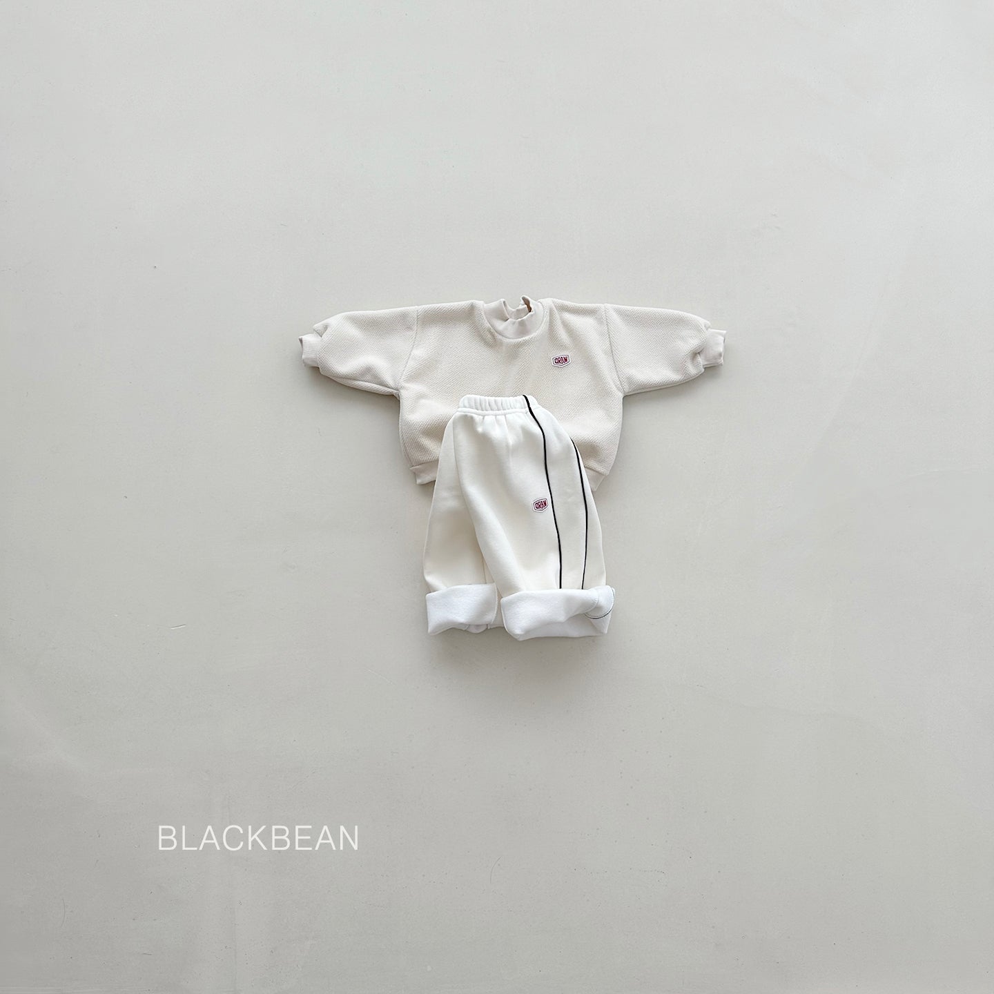 [PRE-ORDER] Pola Sweatshirts