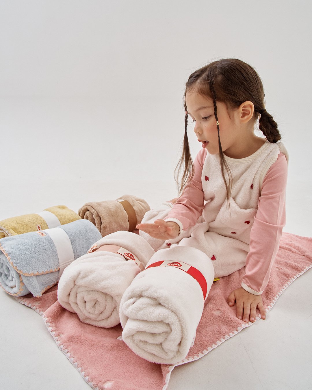 [PRE-ORDER] Cozy Microfiber Blanket