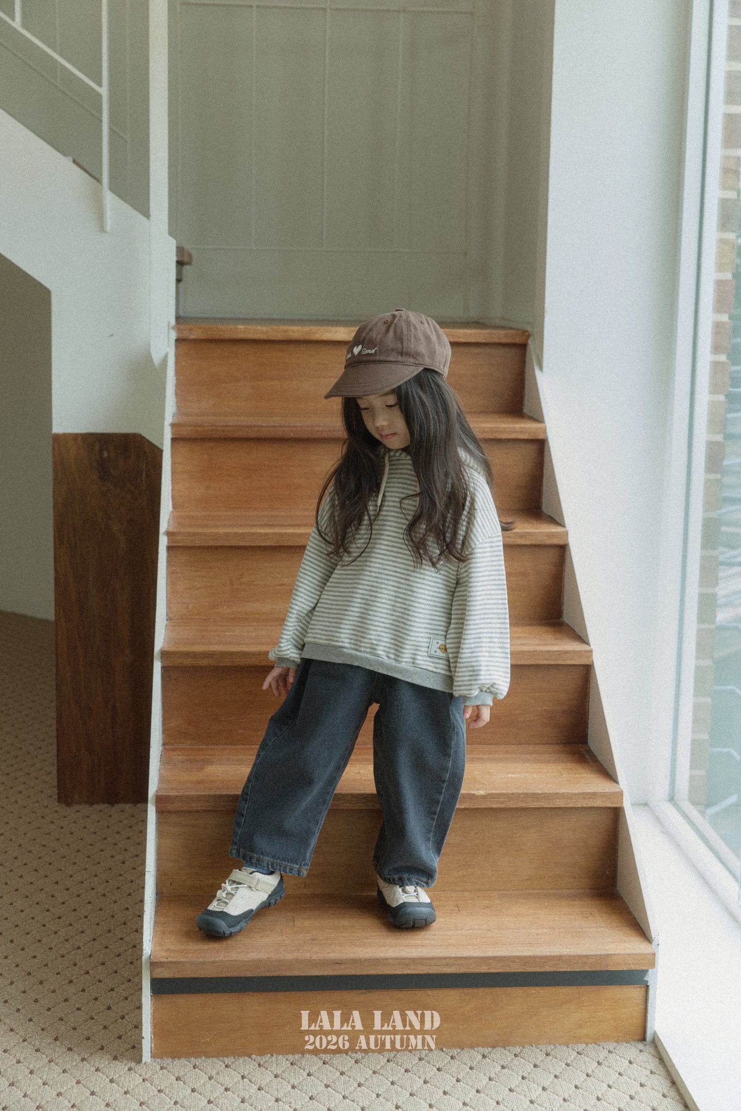 [PRE-ORDER] Wide Curved Denim Pants