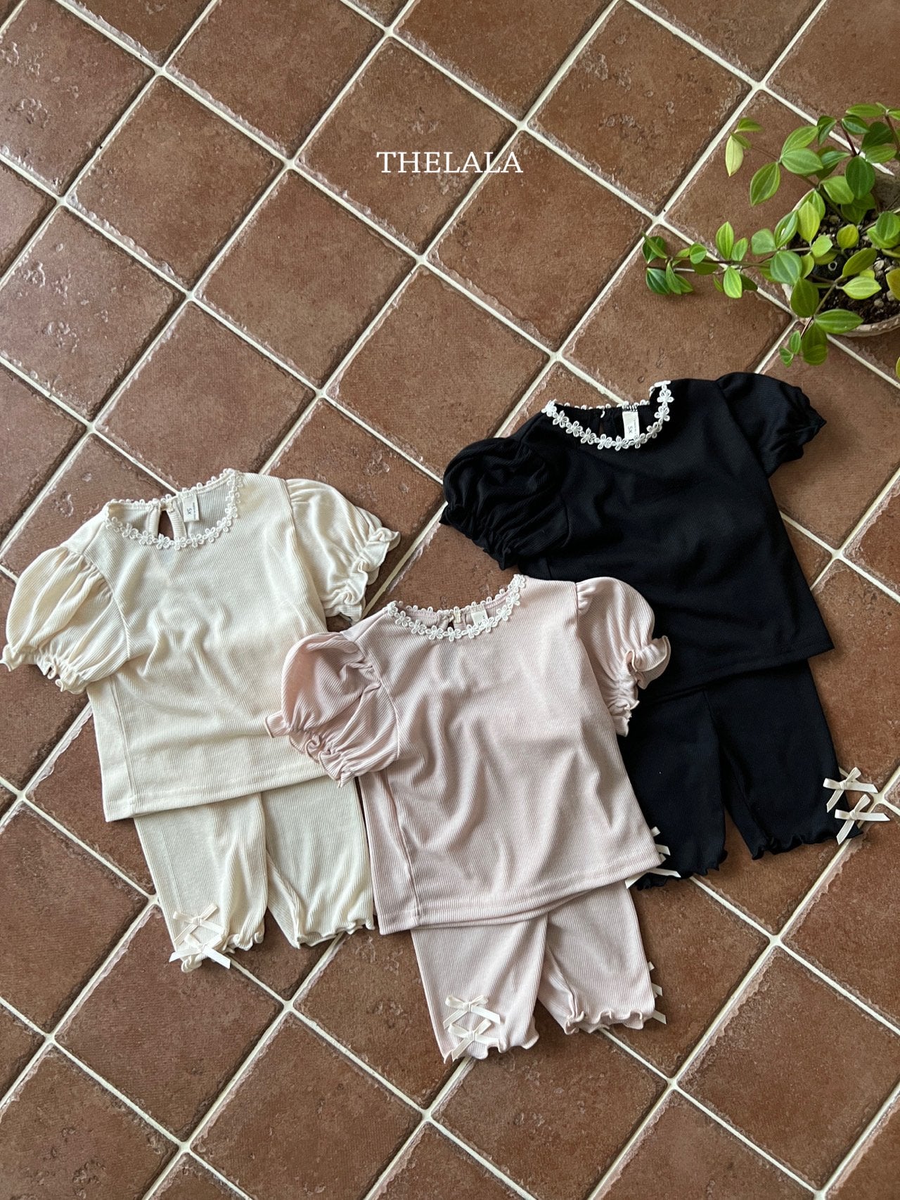 [PRE-ORDER] Lala T-Shirts