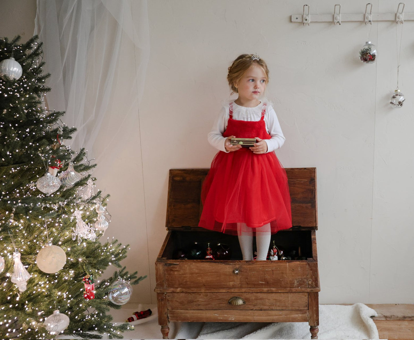 [PRE-ORDER] Evelyn T-Shirts