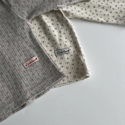[PRE-ORDER] Small Floral Eyelet T-Shirts