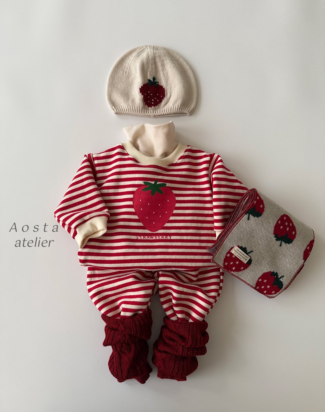 [PRE-ORDER] Strawberry Sweatshirts