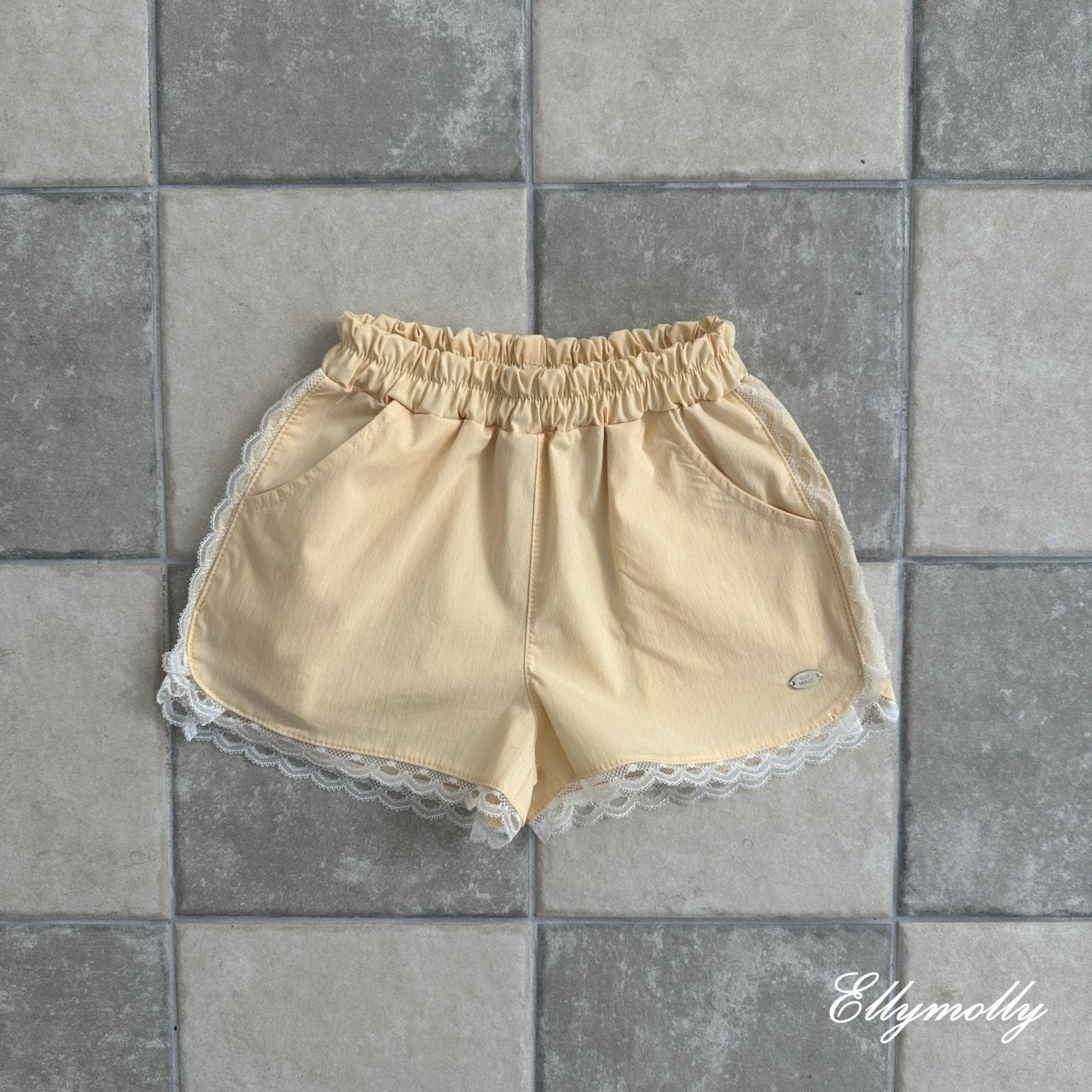 [PRE-ORDER] Nice Frill Shorts