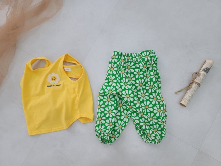 [PRE-ORDER] Happy Daisy Sleeveless T-Shirts