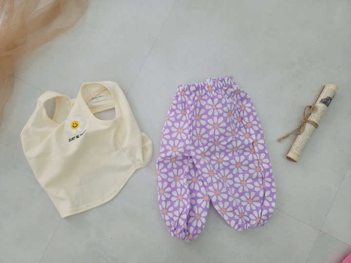 [PRE-ORDER] Happy Daisy Sleeveless T-Shirts
