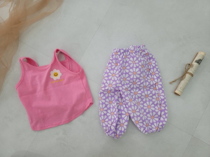 [PRE-ORDER] Happy Daisy Sleeveless T-Shirts