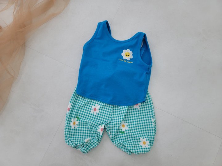 [PRE-ORDER] Happy Daisy Sleeveless T-Shirts