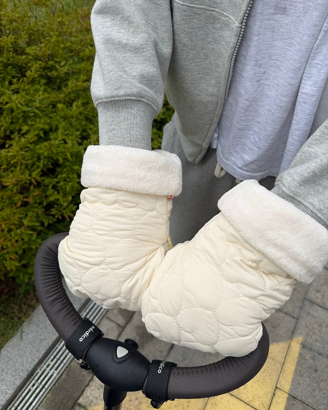 [PRE-ORDER] Heart Stroller Warmer