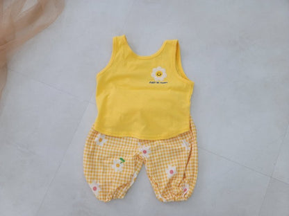 [PRE-ORDER] Happy Daisy Sleeveless T-Shirts