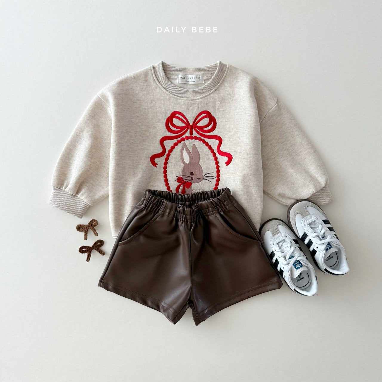 [PRE-ORDER] Rabbit Embroidery Sweatshirts