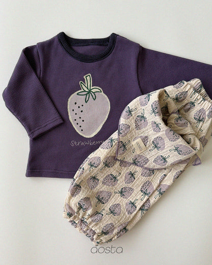 [PRE-ORDER] Strawberry T-Shirts