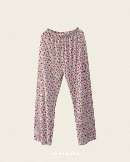 [PRE-ORDER] Flower Pleats Mom Pants