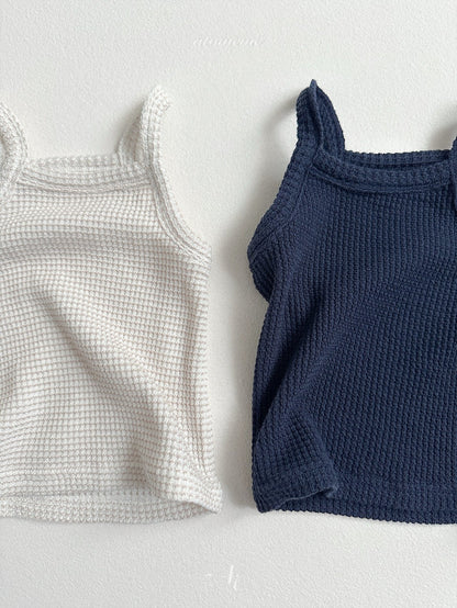 [PRE-ORDER] Nicole Sleeveless T-Shirts