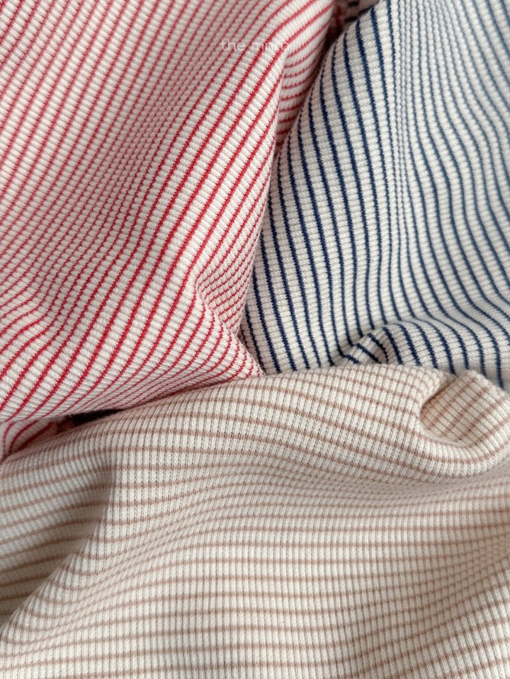 [PRE-ORDER] Little Hoodie T-Shirts