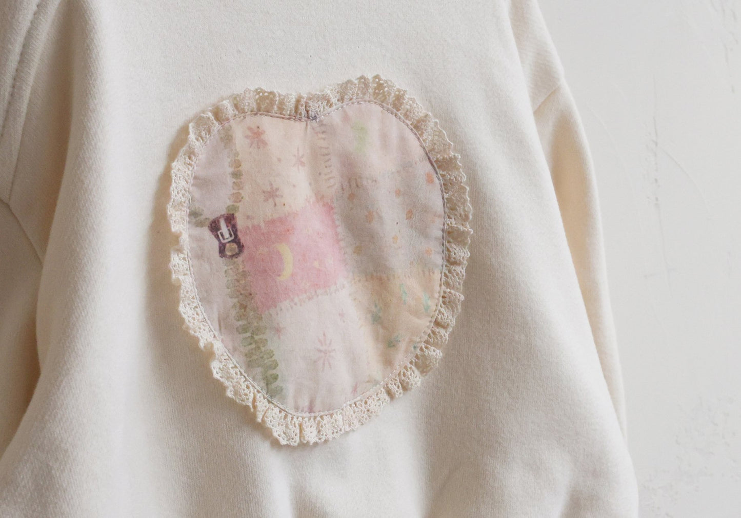 [PRE-ORDER] Apple Sweatshirts